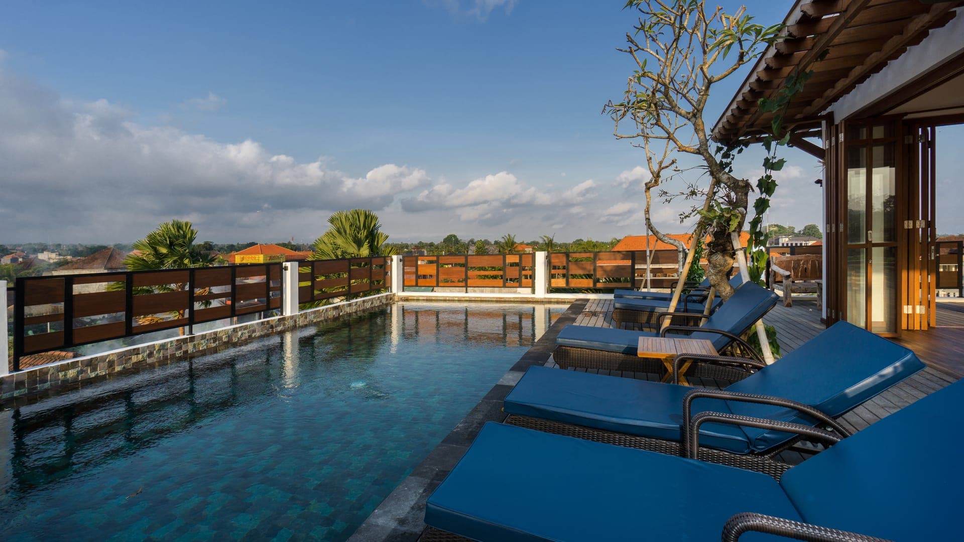 rooftop-pool
