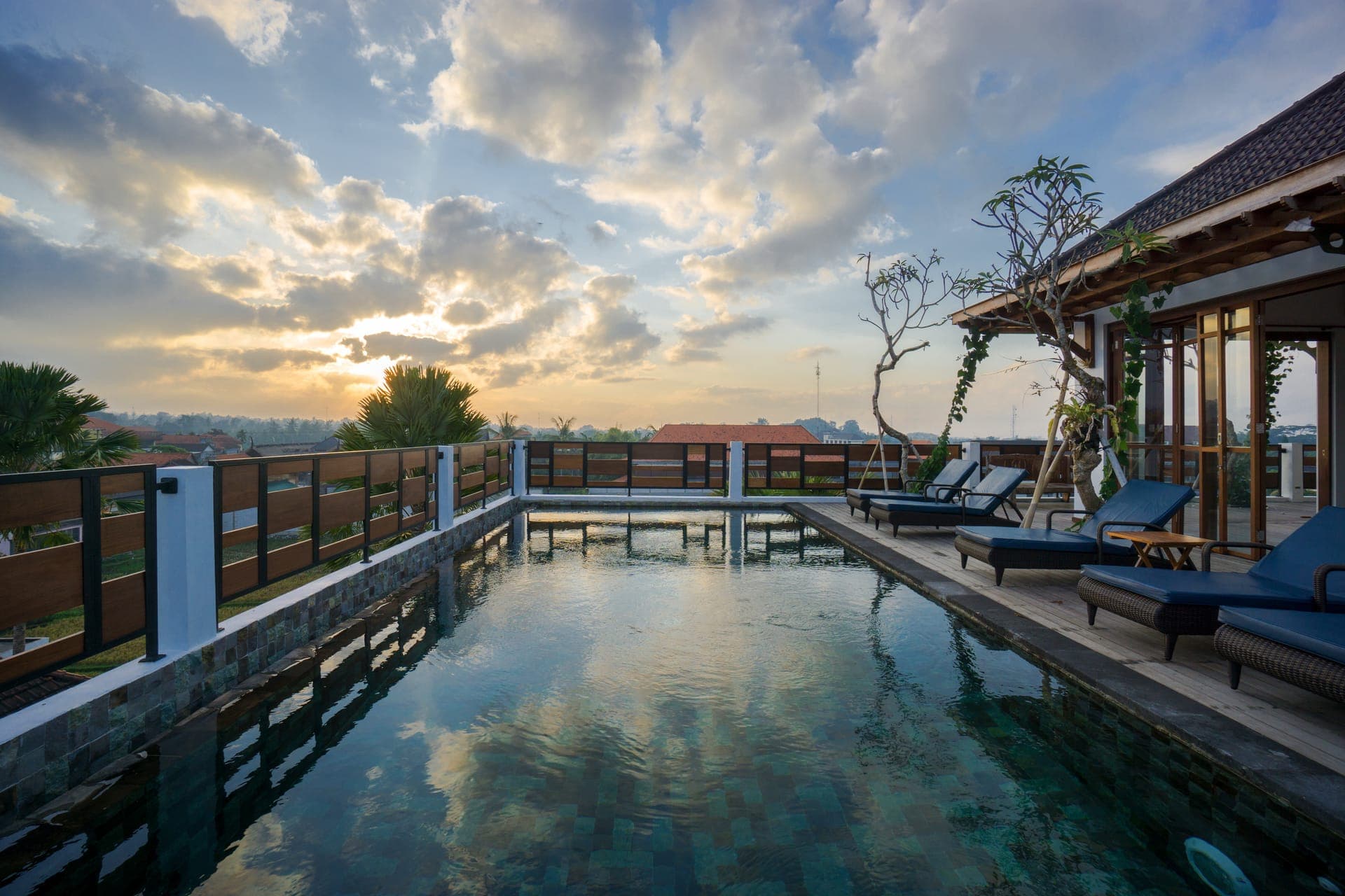 pool-view