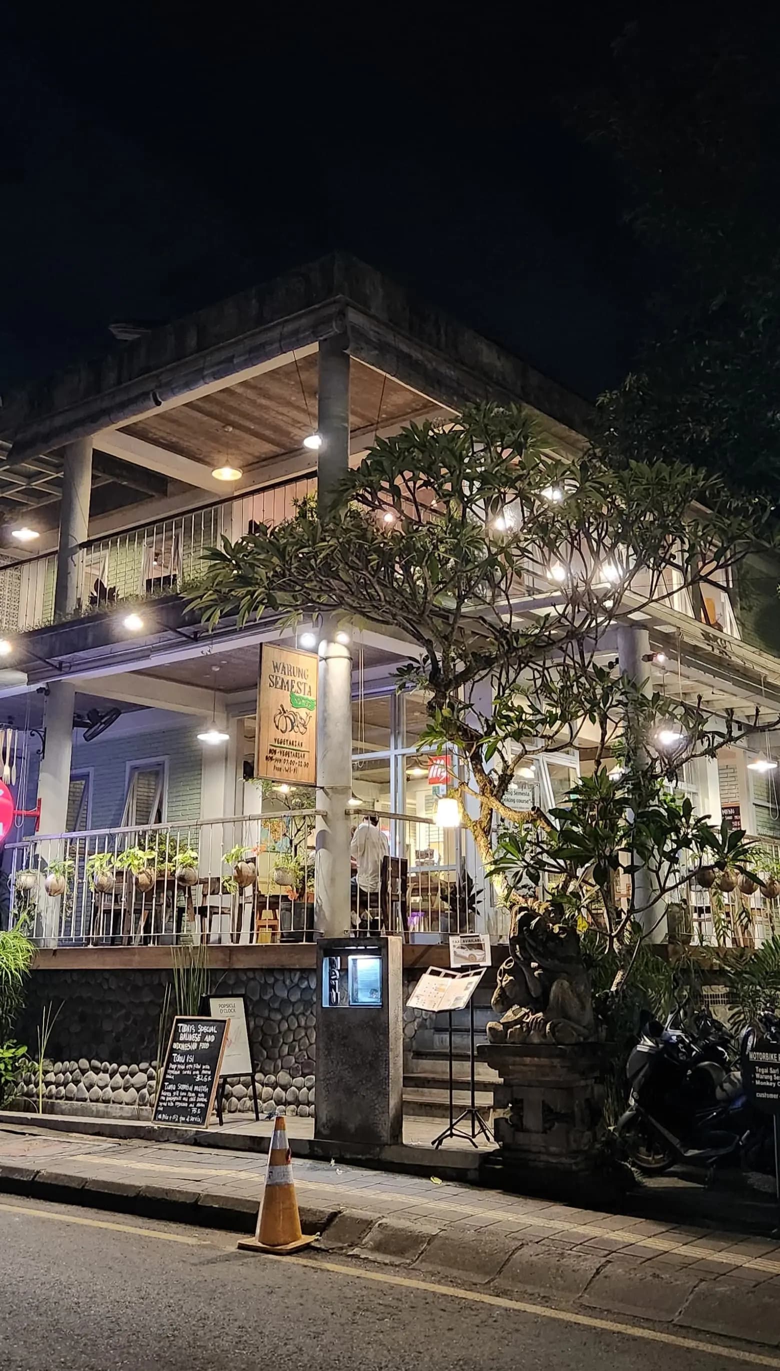 Warung Semesta Restaurant